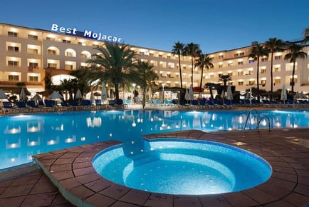 4* Luxury Costa Almeria Beach Holiday With Return Flights!