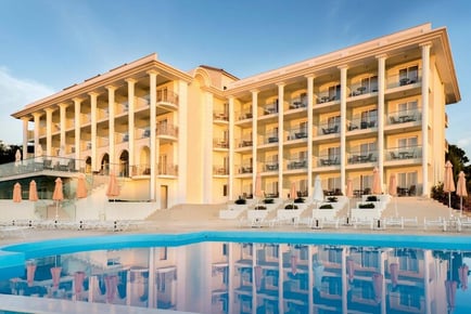 4* Idyllic Zante Beach Getaway: Hotel, Breakfast & Flights Included