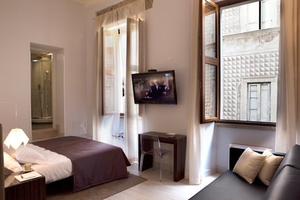 Rome City Centre Break: Award-Winning Hotel & Flights Included