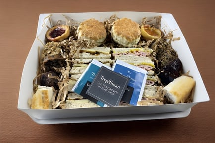 Afternoon Tea Hamper for 2 with Prosecco Option