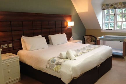 Leicestershire Valentines Getaway With Breakfast, Dinner & Late Checkout!