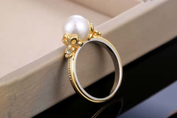 GOLDEN-&-SILVER-WHITE-PEARL-RING-1