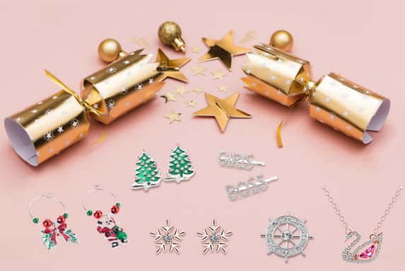 6-or-12-Christmas-Crackers-with-Jewellery-and-Wine-Accessories-1