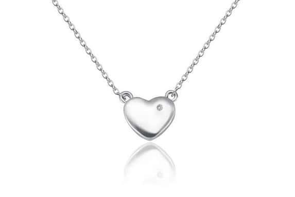 NATURAL-DIAMOND-HEART-PENDANT