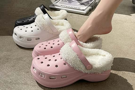 Croc-Inspired-Fleece-Lined-Fuzzy-Clogs-1