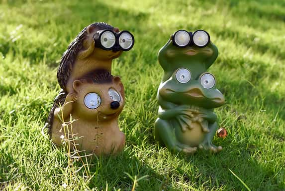 Solar-Frog-or-Hedgehog-Solar-Light-1