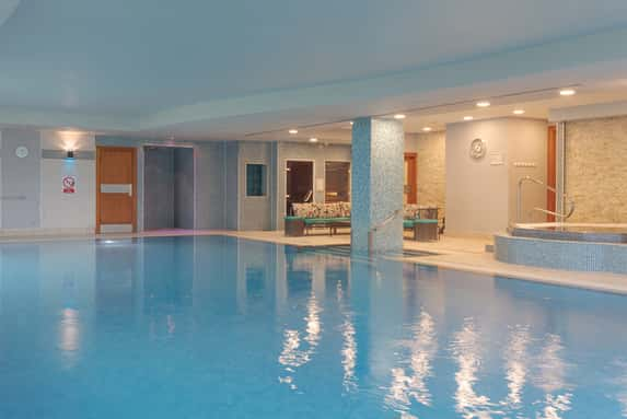 4* Cheltenham Chase Spa & Golf Resort - Choice of Spa Day with Treatments, Lunch & Prosecco