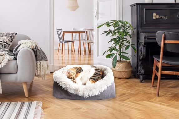 Washable-Luxury-Pet-Faux-Fur-Bed-1