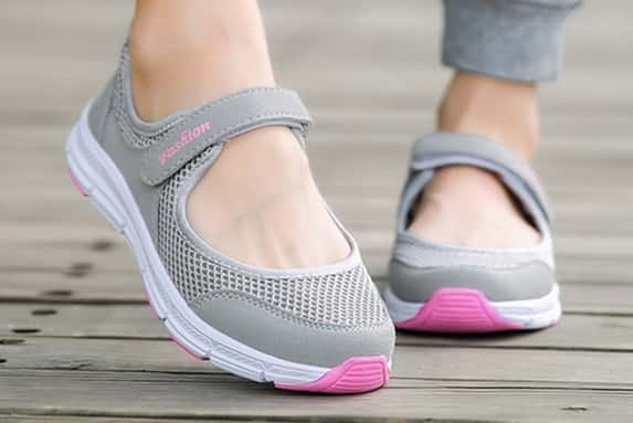 Women-Breathable-Mesh-Sport-Shoes-1