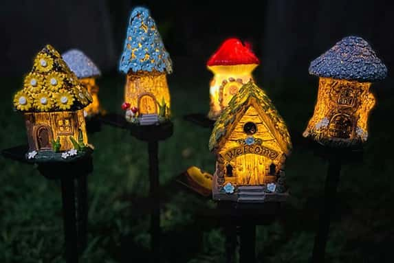 Solar-Powered-Resin-Mushroom-House-Light-1