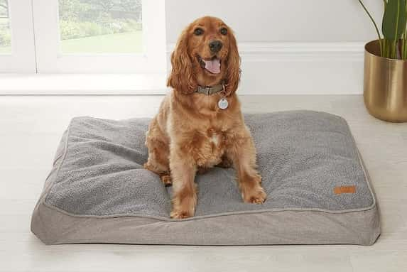 Chunky-Plush-Quilted-Dog-Cat-Pet-Bed-1