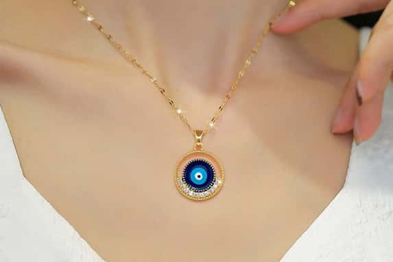 GOLD-EVIL-EYE-PENDANT-1