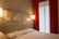 606211-guest-room