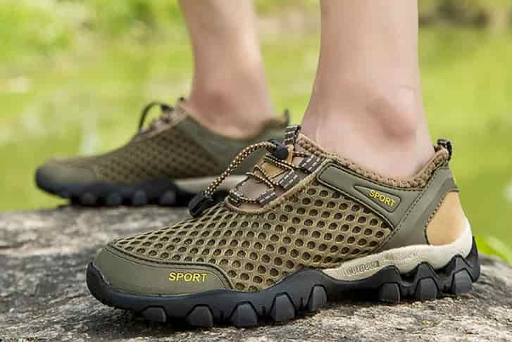 Hiking shoes for store men near me