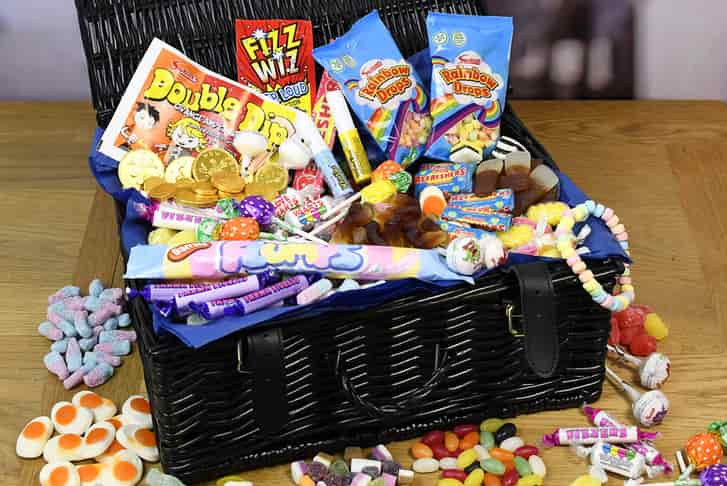 Deluxe Retro-Sweet Hamper - Retro Sweet - Wowcher