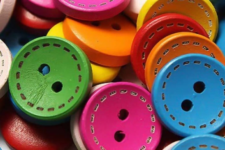 shop-sharks---50-Large-Coloured-Wooden-Buttons