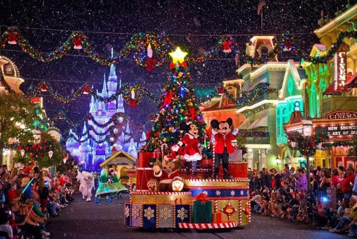Disneyland Paris Christmas Image