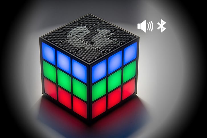 Rubiks-Cube-Style-LED-Speaker-Cube