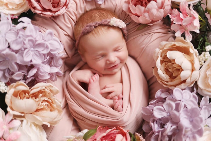 Newborn Photoshoot & Print Voucher7