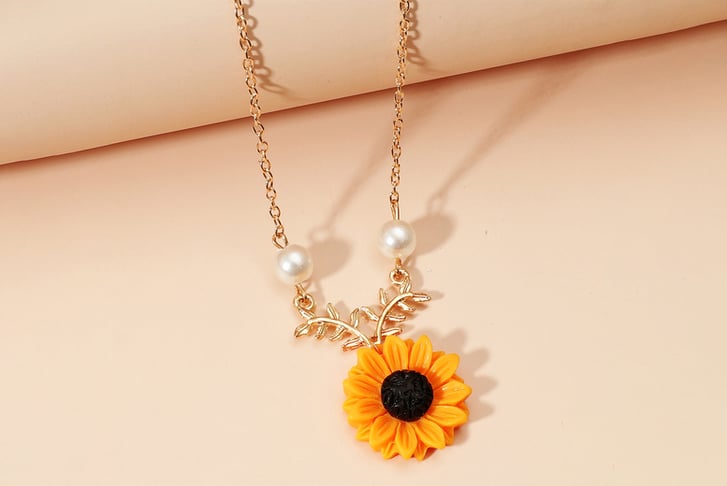 Silver-or-Gold-Sunflower-Necklace-1