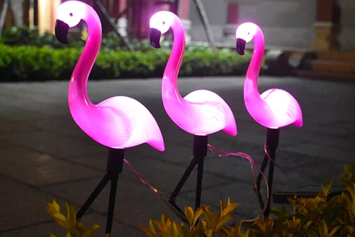 Pink-Flamingo-Solar-Garden-Lamp-1