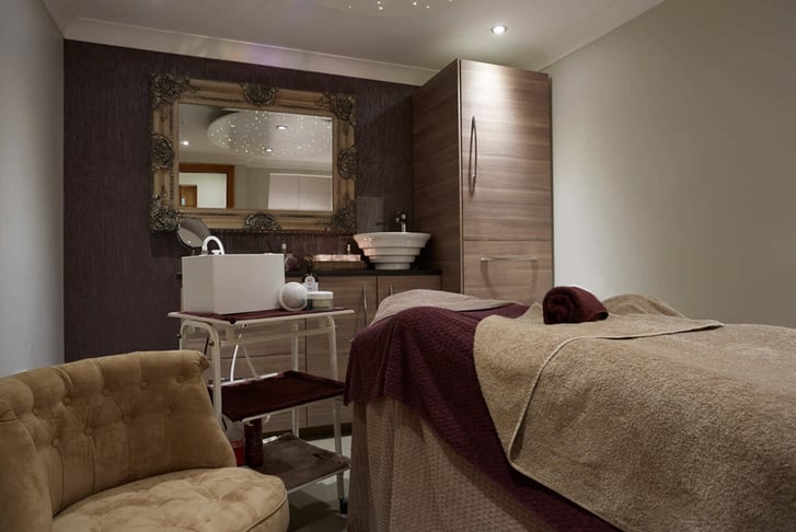 Twilight Spa Experience & 2-Course Dinner For 2 - Three Horseshoes Inn & Spa