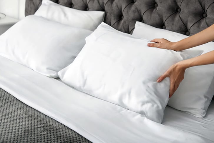 Microfiber-Housewife-White-Pillowcases-4-Pack-50-x-75cm-1