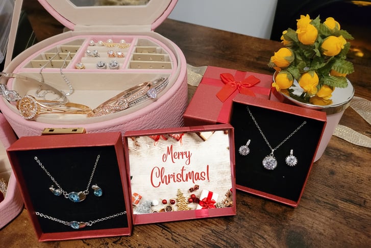 Mystery 5-Piece Valentines Day Jewellery Box Deal - Wowcher
