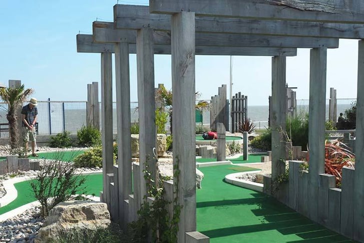 Adventure Golf: 9 Holes for 2 @ Greensward Cafe - Family Option!