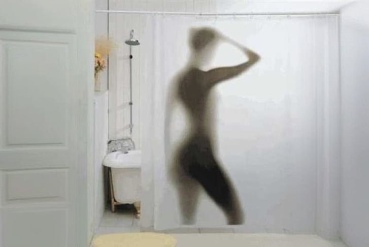 tmpSexyWomanS1676304273811