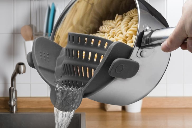 Adjustable-Silicone-Clip-On-Strainer-1