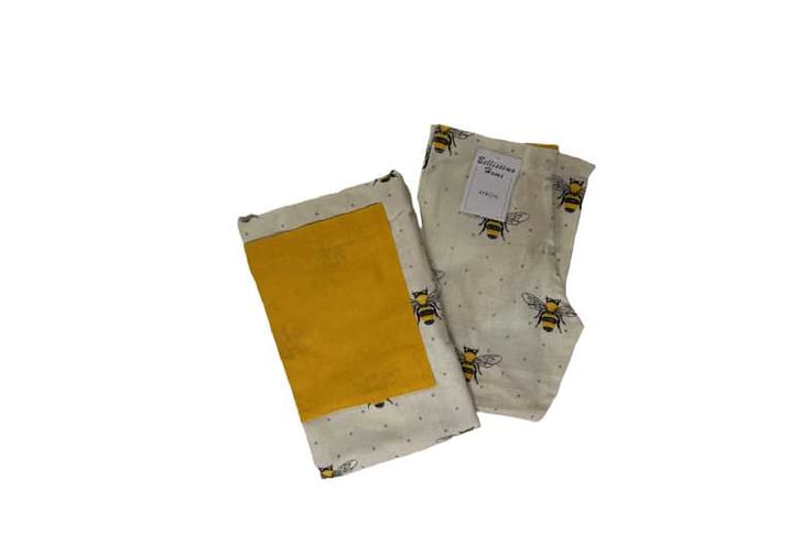 BeeApronHi1685114627052