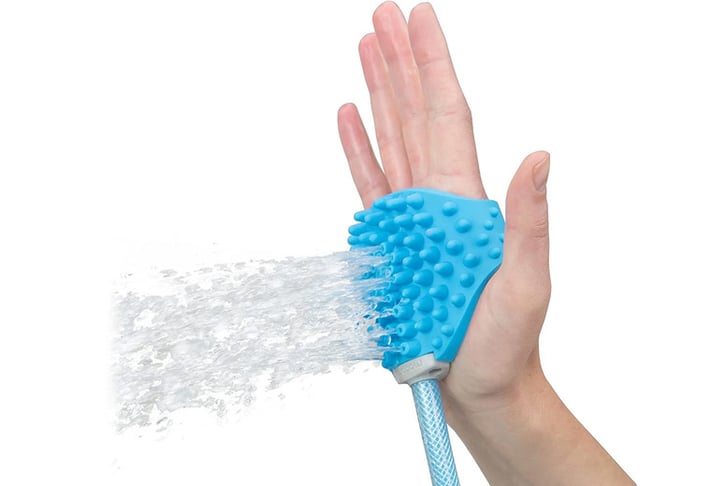 Pet-Bathing-Tool-with-Adjustable-Glove-2