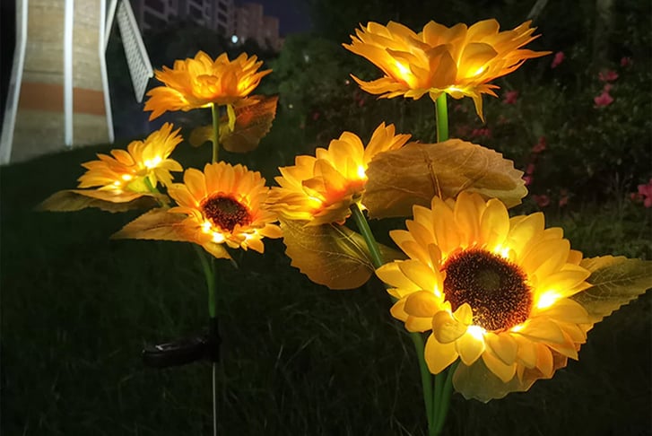 Sunflower-Solar-LED-Garden-Lights-1