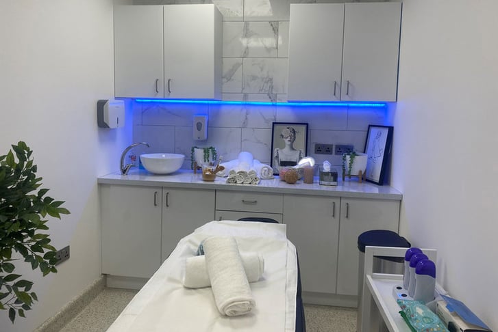 Deep Cleanse Or Microdermabrasion Facial – Bayswater 