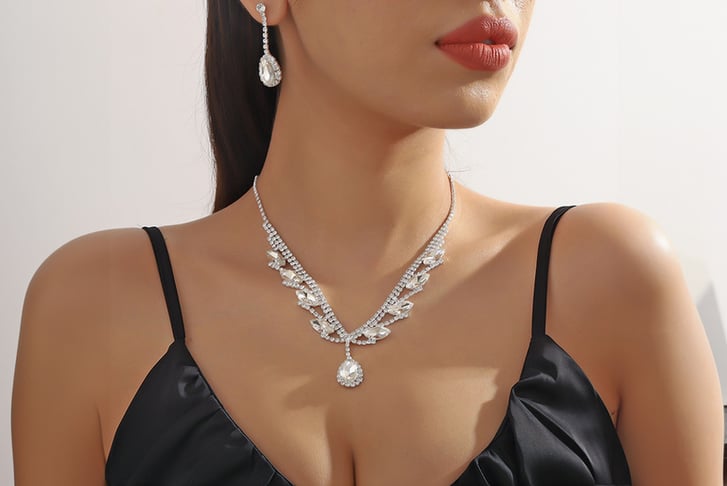 Crystal-Necklace-and-Earrings-Set-1