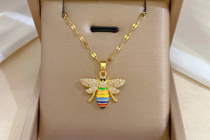 GOLD-MULTICOLOURED-CRYSTALS-AND-BEE-PENDANT-2