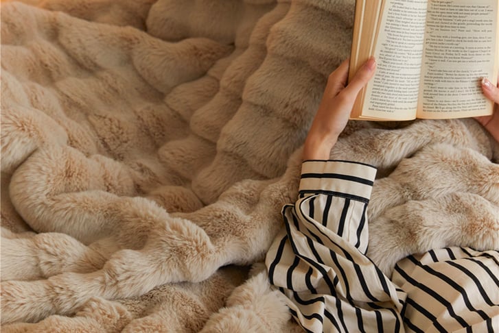 Warm Plush Faux Fur Blanket Deal - Wowcher