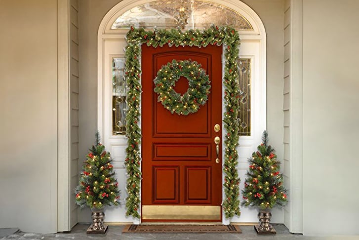 Artificial-Traditional-Christmas-Door-Wreath-with-Lights-1