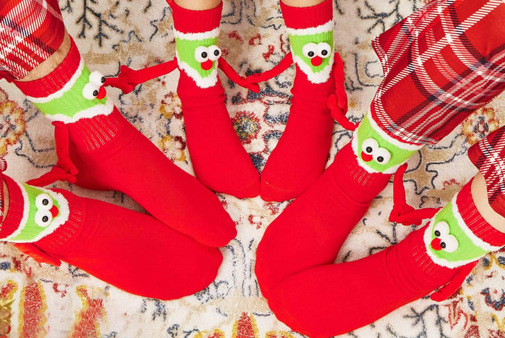 Christmas-Magnetic-Hand-Holding-Socks-1