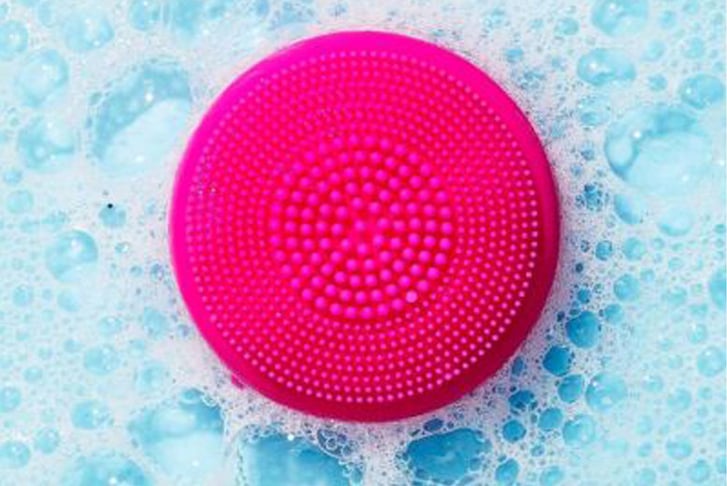 Revolution Skincare USB Rechargeable Facial Cleansing Brush 