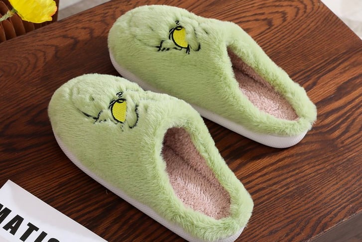 The-Grinch-Inspired-Fluffy-Slippers-4