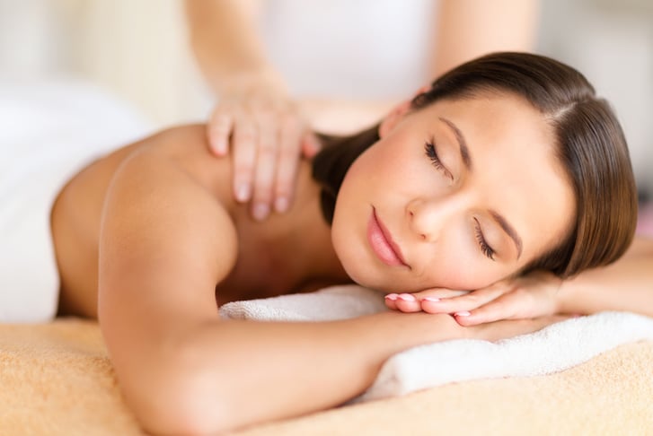 Microdermabrasion Treatment & Warming Massage - Salon59