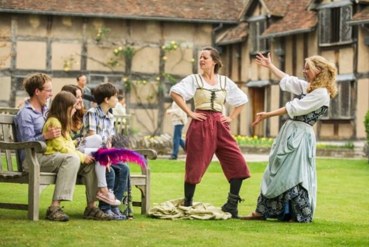 Shakespeare’s Stratford and the Cotswolds Tour - Golden Tours