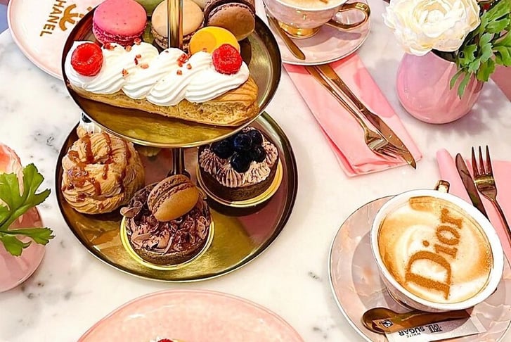 Afternoon Tea for 2 people - Eclair Cake - London
