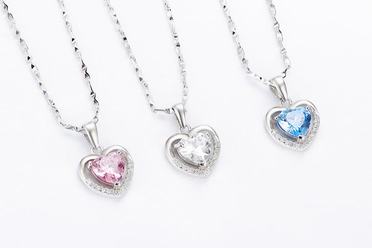 classic-elegant-heart-necklace-1