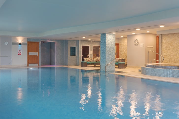 4* Cheltenham Chase Spa & Golf Resort - Choice of Spa Day for 1 or 2 with Treatments, Lunch & Prosecco
