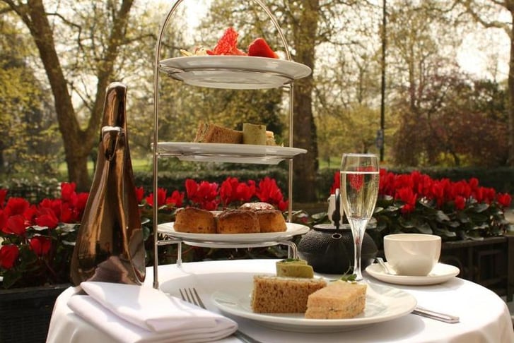 4* Corus Hotel Hyde Park Afternoon Tea & Prosecco For 2