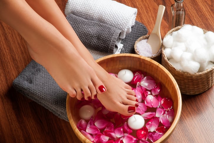 *5 Deluxe Pedicure with Shellac - Glimmer & Glow Nails