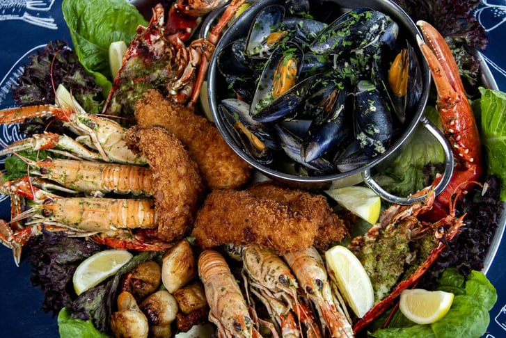 Seafood Platter Meal with Glass of Wine for Two in Scotland (1)